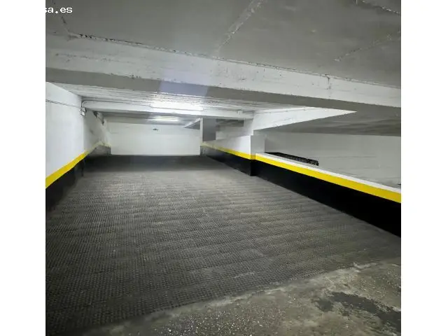 Plaza de Garaje en San Felipe Neri - Coche Mediano/Grande