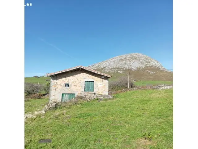 Finca Rustica y Cabaña en San Martin de Soba Cantabria