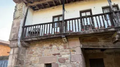 Casona Montañesa de 400m² en Santibáñez para Reformar