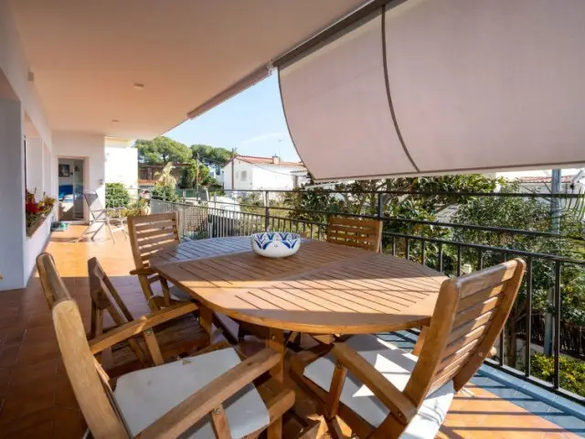 Apartamento 3 Dormitorios Premia de Dalt