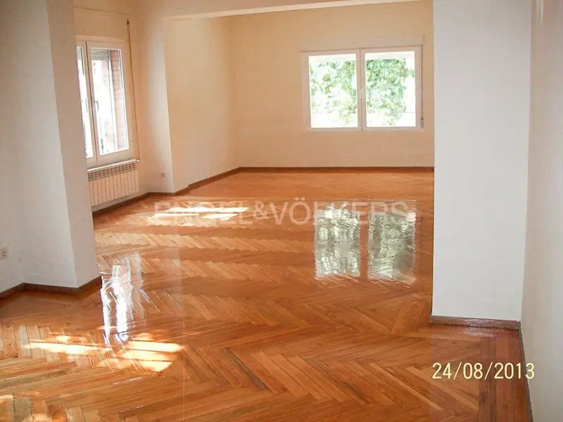 Chalet en alquiler Madrid 5 habitaciones jardin piscina