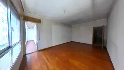 Piso en venta en Lalín a reformar 112m2 3 habitaciones 2 baños