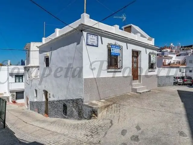 Casa de Pueblo en Cómpeta 3 Dormitorios Garaje Terraza