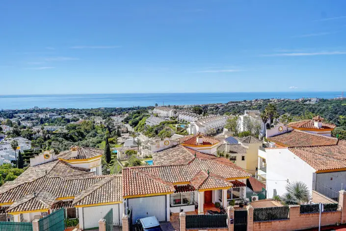 Apartamento 3 Dormitorios Calahonda Vistas Panoramicas al Mar