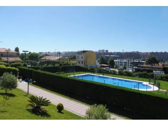 Bajo con Jardin en Valdenoja Alquiler Temporal