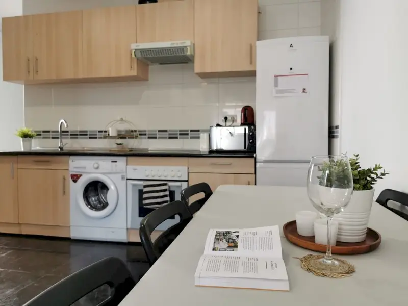 Habitacion Madrid Balcon Cama Doble Estudiantes Trabajadores