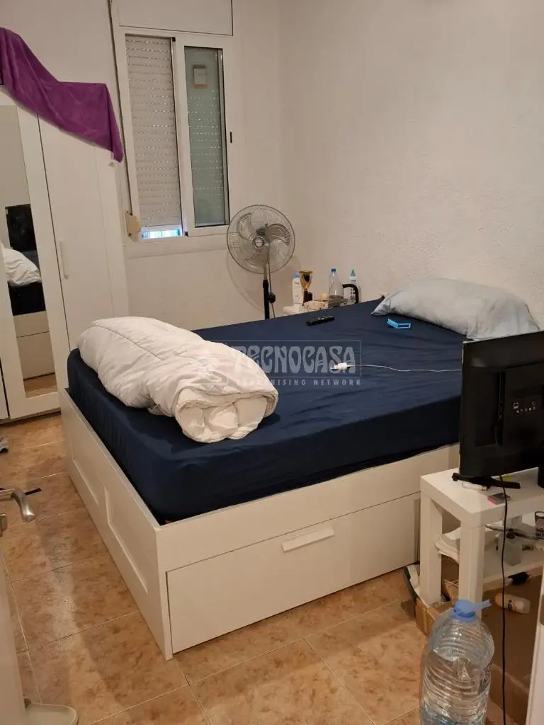 Piso en venta en Ciutat Vella 3 dormitorios cerca de Plaça Catalunya