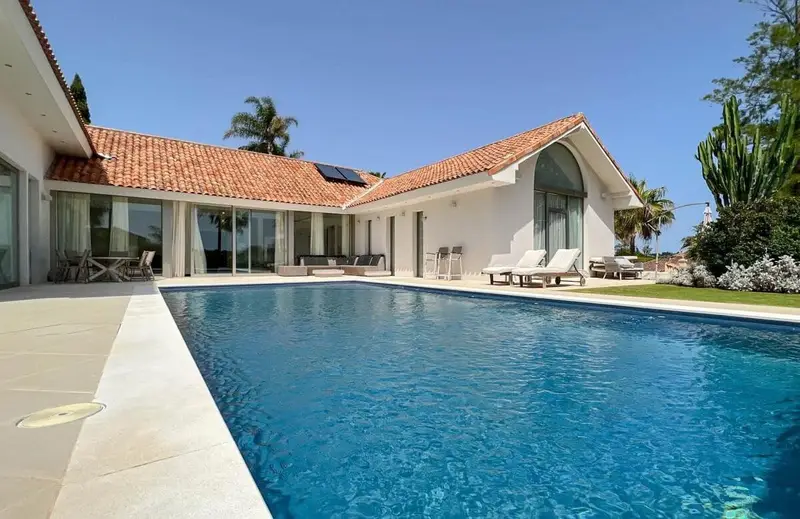 Villa de Lujo en Sotogrande Alto con Vistas a Valderrama