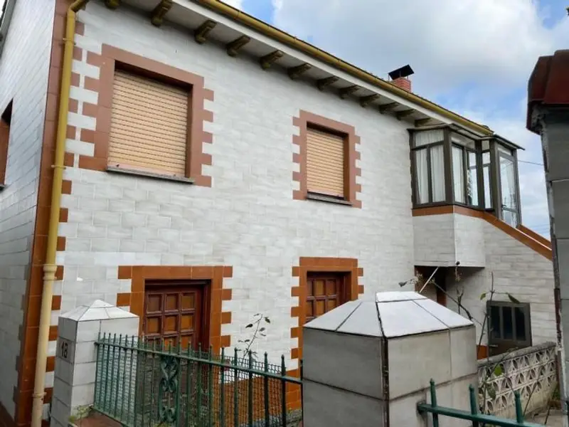 Chalet para Reformar Cerca de Oviedo