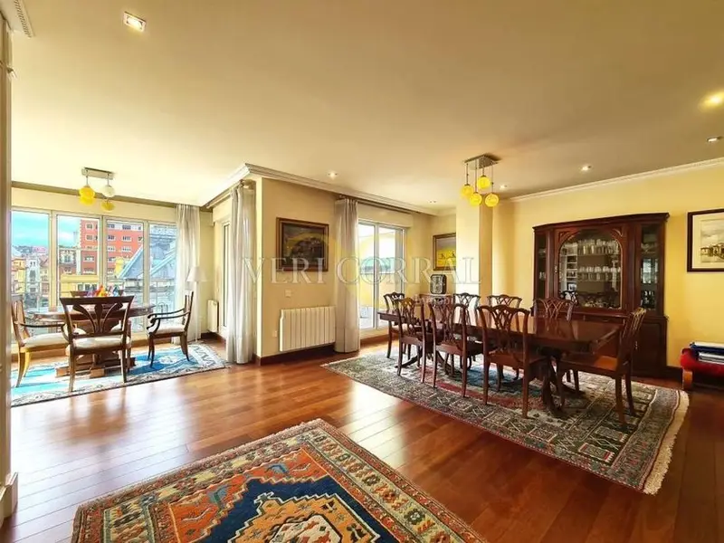 Venta Piso de Lujo en Oviedo Centro 4 Dormitorios 2 Garajes