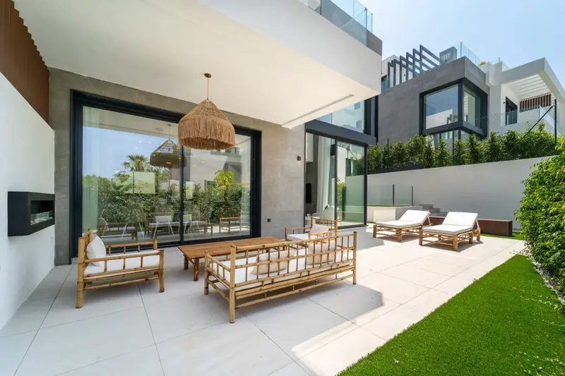 Pareada en Alquiler Marbella Rio Real Moderna 4 Dormitorios Piscina Privada