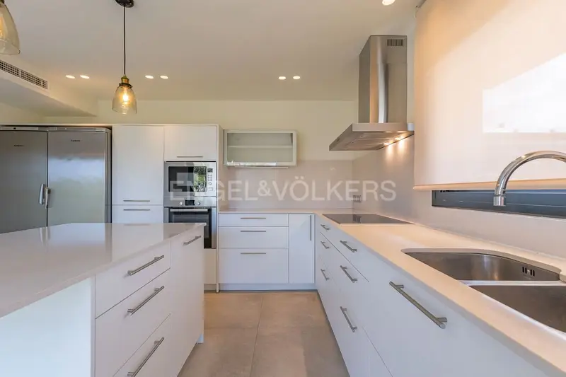 Chalet en Castelldefels con Jardin Piscina y Barbacoa