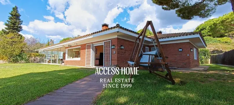 Chalet en Supermaresme con Vistas al Mar y Piscina