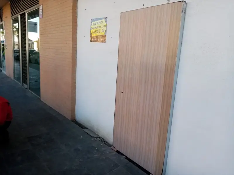 Local en Venta 83m2 Burguillos Sevilla Garaje