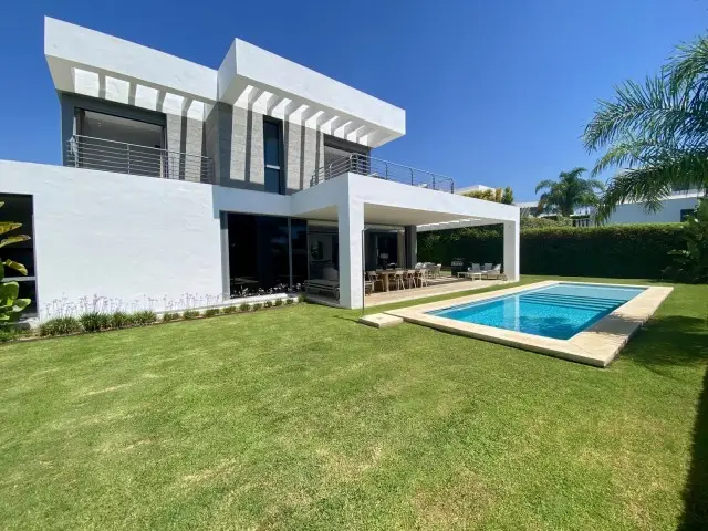 Casa-Villa de 5 Dormitorios en venta Cancelada, España