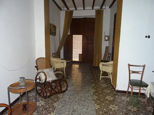 Casa de Pueblo con Solar Urbano en Alcalali para Reformar