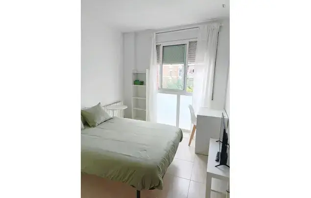 Alquiler Apartamento 4 Dormitorios Badalona
