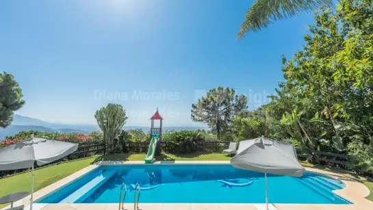 Villa de Lujo en La Zagaleta con Vistas al Mar