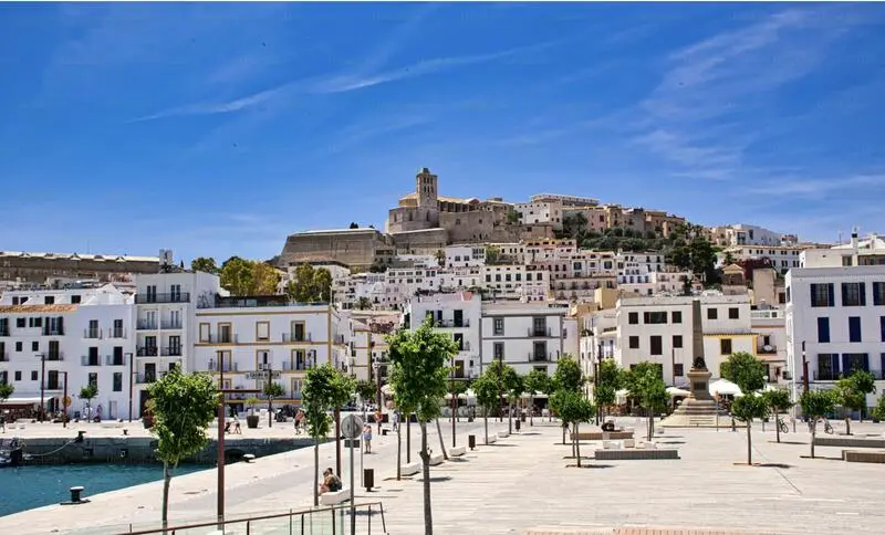 4 Dormitorios, Piscina Privada, Vistas Montaña - Solar Lujo Ibiza