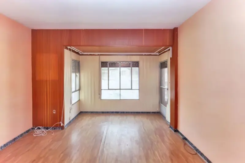 Piso de 90m2 con 4 habitaciones en Font dEn Carros