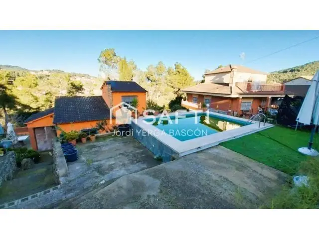Preciosa Casita En Urbanización Can Olivella!!!