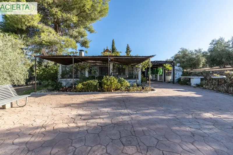 Venta Casa amueblado en Instituto, Cogollos Vega - Ref: GN-12229