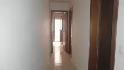 Piso en Venta Edificio Residencial Bien Distribuido Zona Consolidada