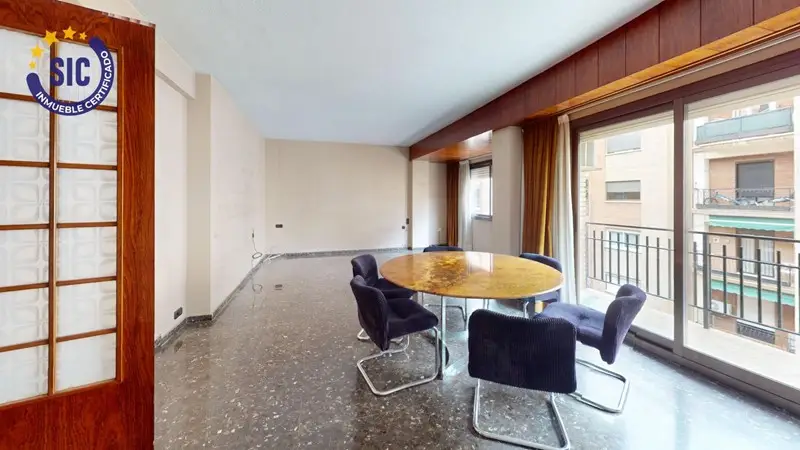 Piso en Valencia zona Quatre Carreres 5 habitaciones 167m2