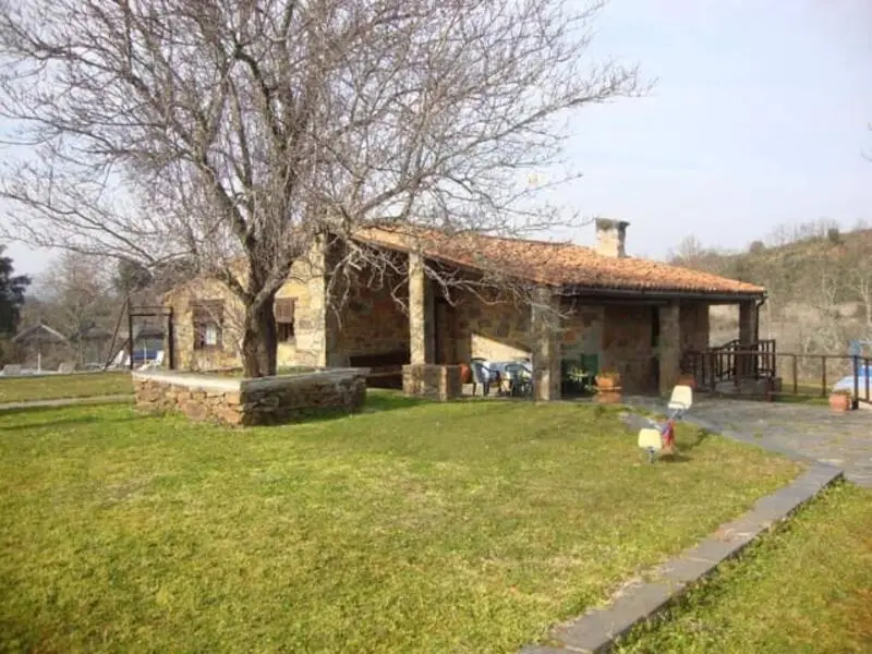 Casa de Campo con Piscina y Olivar en Valverde del Fresno