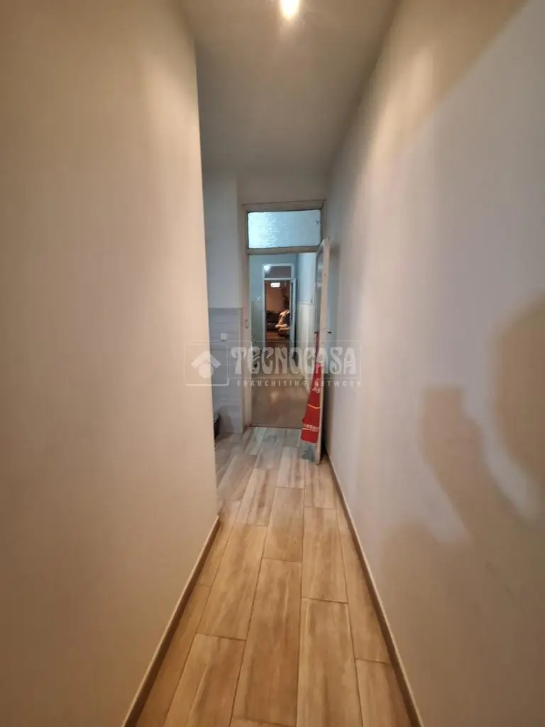 Piso en venta Antón Martín Madrid 5 habitaciones exterior a reformar