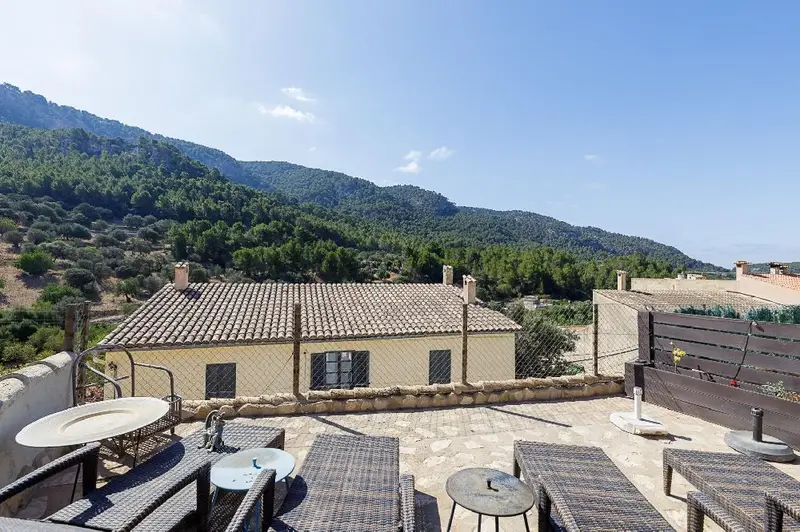 Casa en venta con jardin en Puerto de Andratx