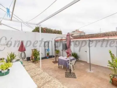 Casa en Torrox Costa del Sol: 2 Dormitorios, Estudio Independiente