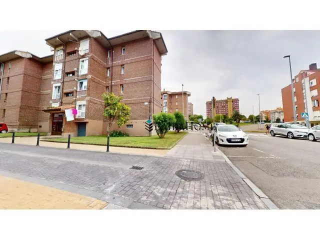 Piso para Reformar 85m2 Santander 3 Habitaciones Local 22m2