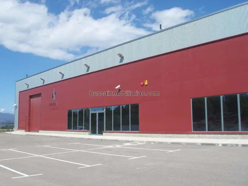 Nave Industrial en Venta Llers Alta Rentabilidad