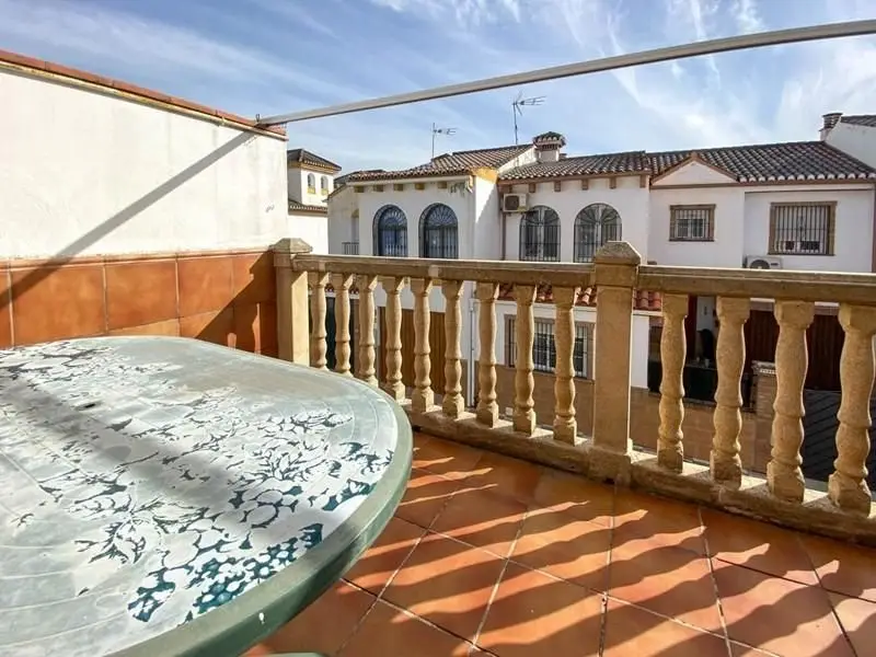 Venta Adosado con Chimenea en Albolote - 4 Dormitorios - Garaje