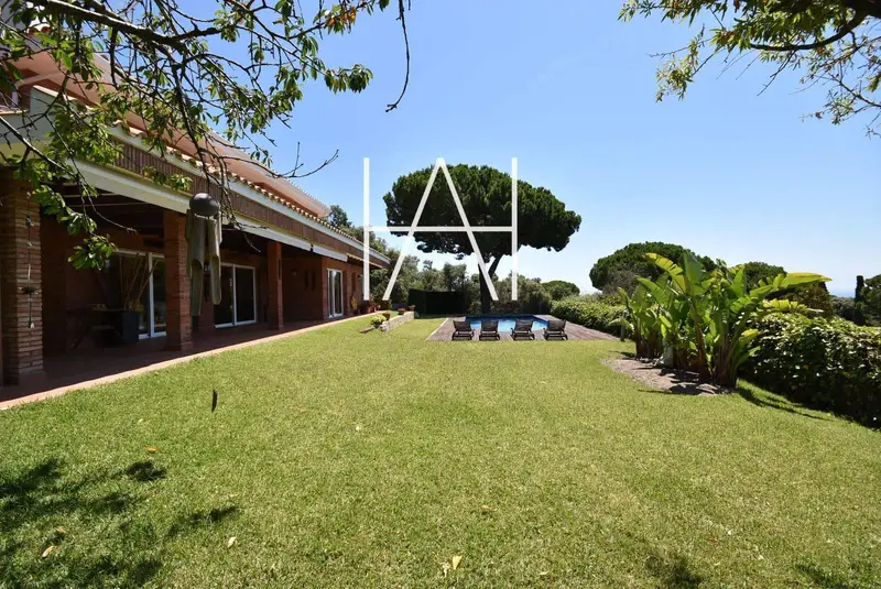 Chalet en venta Sant Vicenç de Montalt con vistas al mar
