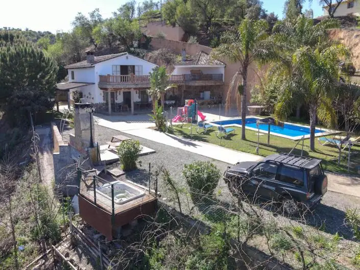 Villa independiente 4 dormitorios en venta Guaro