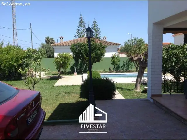 Chalet en Castellón cerca de la playa con piscina y padel