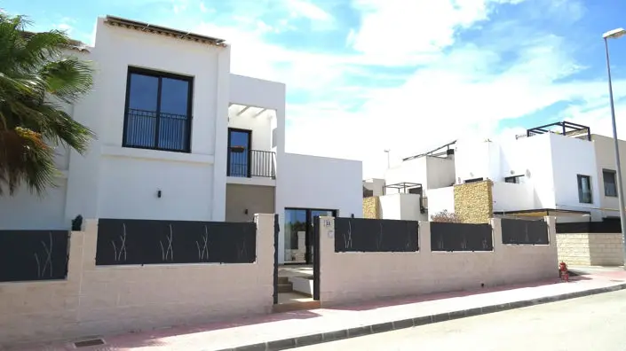Villa 4 Dormitorios Ciudad Quesada Piscina Privada