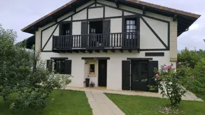 Chalet en Mallabia con Piscina y Terreno