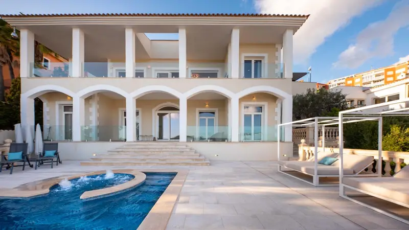 Villa de Lujo en Santa Ponsa con Vistas al Mar
