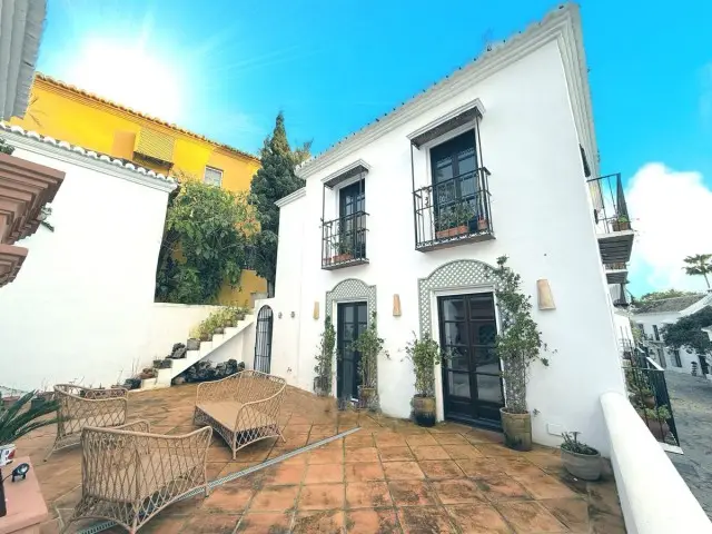 Casa Villa 4 Dormitorios Marbella Renovada Piscina Garaje