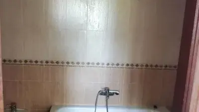 Piso en venta en Barrio Pomaluengo