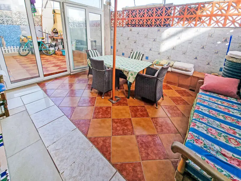 Apartamento en Planta Baja con 2 Dormitorios y Terraza Grande en La Duquesa