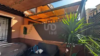 Adosado en Lepe con 4 Dormitorios, Garaje y Placas Solares