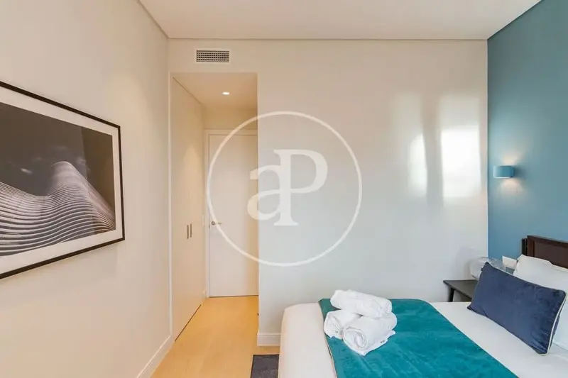 Apartamento en Malasa	ña 2 dormitorios 2 ba	ños Contrato temporal