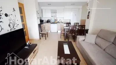 Piso en venta cerca de la playa con terraza y piscina