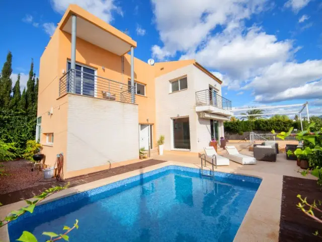 Casa Villa 3 Dormitorios Alquiler Albir Espa	
	
	
	
a