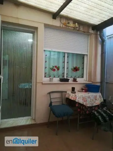 Casa en Alquiler Onil 210m2 4 Dormitorios 3 Baños Garaje