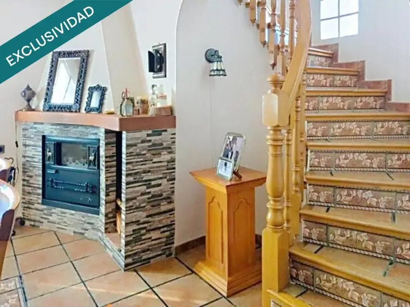 Villa en Chiva con Piscina y Jardin